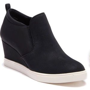 SUSINA Areya Wedge Sneaker